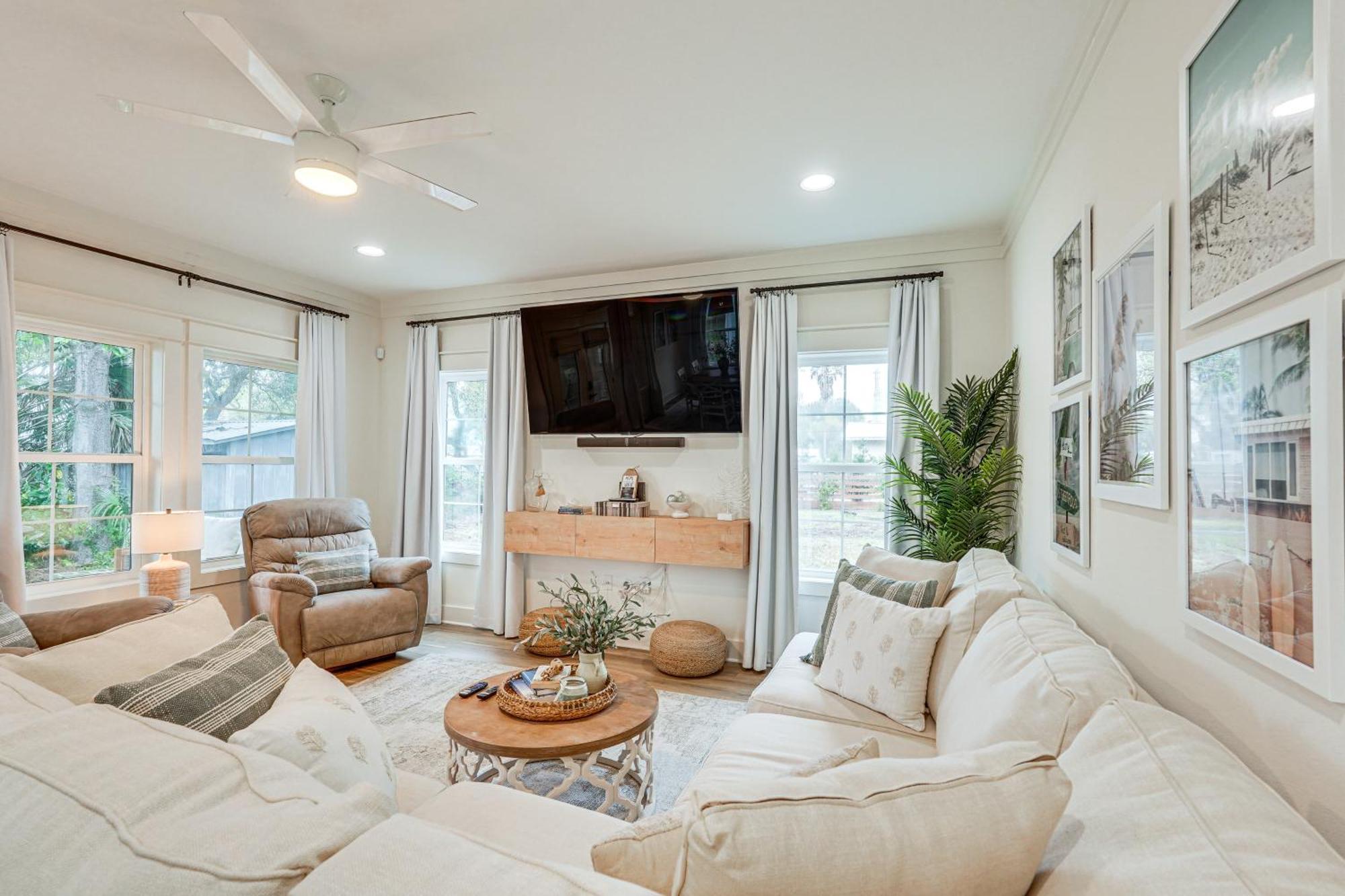 Chic Panama Home, Walk To Laguna Beach! Holiday home Panama City Beach