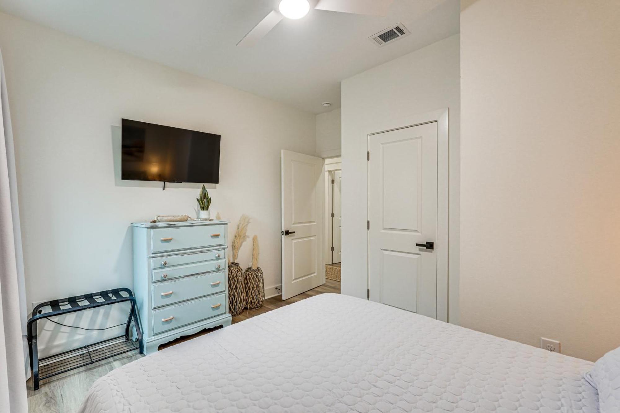 Chic Panama Home, Walk To Laguna Beach! Holiday home Panama City Beach
